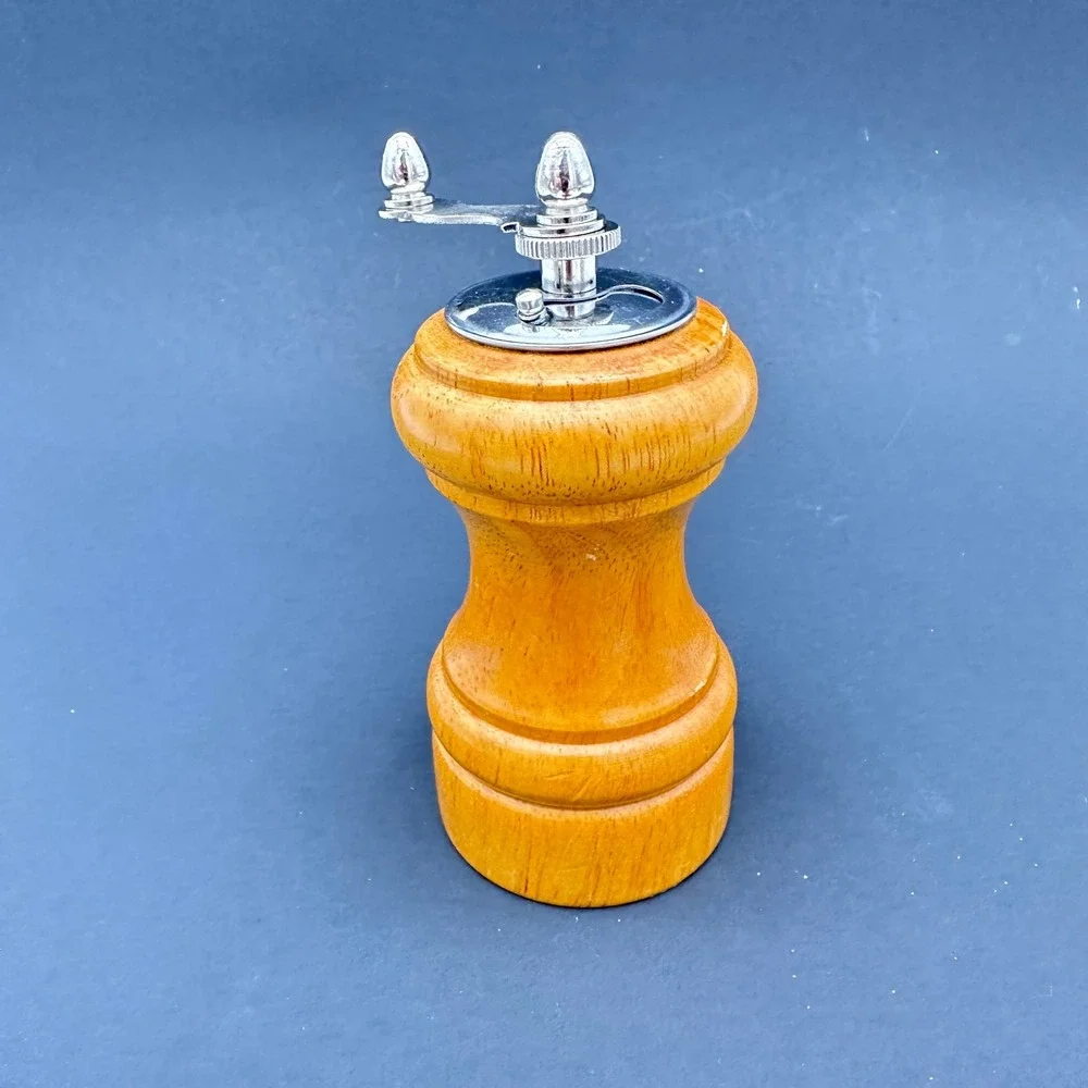 Chef Specialties Pepper Mill 5.5in Honey Oak Wood Crank Handle Forged Steel